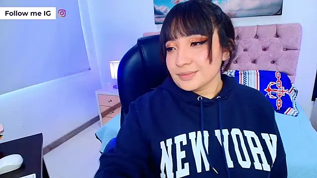 Emma monserrat online show from February 2026 07:45:01 PM