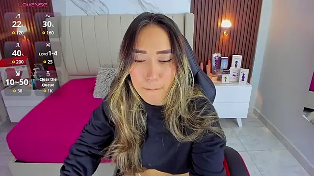 CAMILAGRAY online show from October 2025 12:30:01 PM