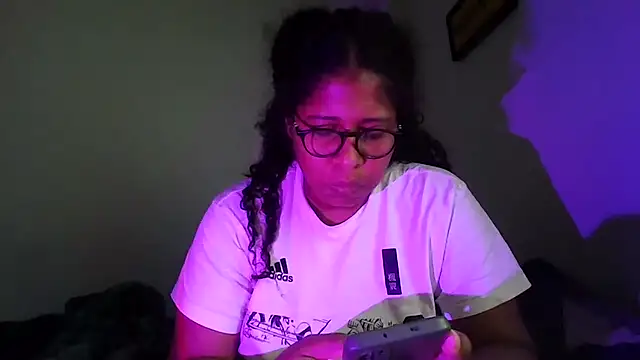 Ivon-09 online show from October 2025 11:45:02 AM