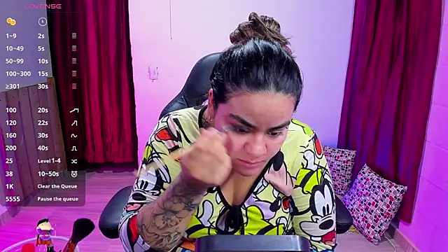 Snapshot of Sharon_hils chatting on December 2024 12:59:02 PM Sharon hils online show from December 2024 12:59:02 PM