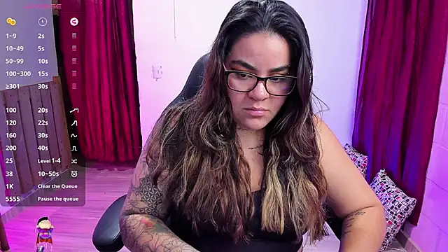 Snapshot of Sharon_hils chatting on December 2024 07:53:02 PM Sharon hils online show from December 2024 07:53:02 PM