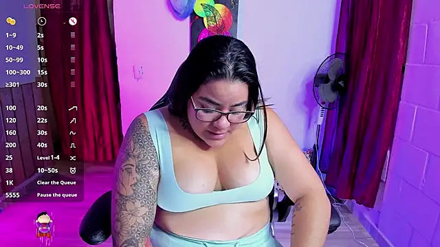 Snapshot of Sharon_hils chatting on February 2025 04:14:02 PM Sharon hils online show from February 2025 04:14:02 PM