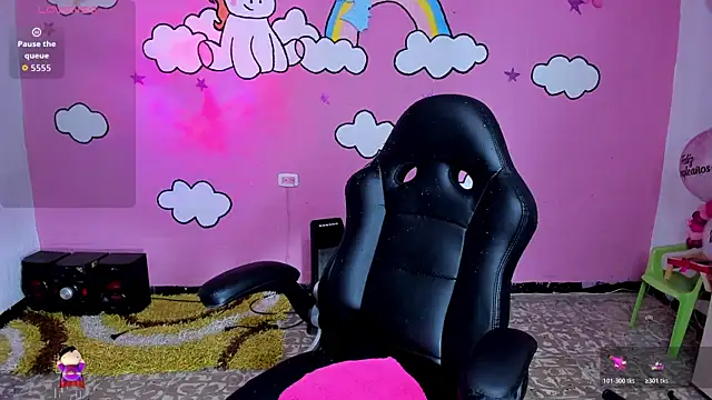 Sharon hils online show from April 2026 01:05:02 PM