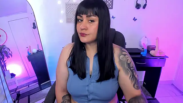 Snapshot of GretaX-X chatting on January 2025 01:21:02 PM GretaX-X online show from January 2025 01:21:02 PM