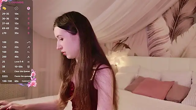 AliceLiddelle online show from November 2025 09:20:01 AM