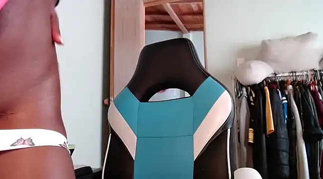 Snapshot of Kalua_Brown chatting on March 2025 06:44:01 PM Kalua Brown online show from March 2025 06:44:01 PM