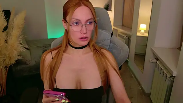 Snapshot of Love_Call chatting on October 2025 05:17:02 AM Love Call online show from October 2025 05:17:02 AM