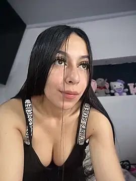 DulceMiia  online show from May 2026 09:53:01 PM