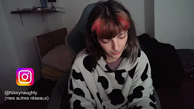 Snapshot of Nixxy_naughty chatting on March 2025 09:29:02 PM Nixxy naughty online show from March 2025 09:29:02 PM