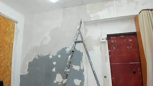 Snapshot of YourSuperModel chatting on January 2025 01:37:02 PM YourSuperModel online show from January 2025 01:37:02 PM