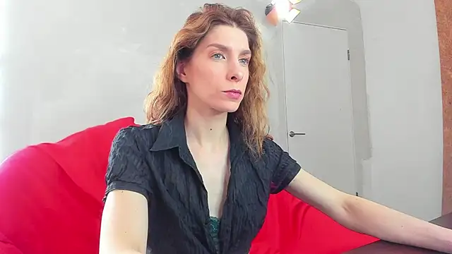 Snapshot of YourSuperModel chatting on February 2025 08:49:01 AM YourSuperModel online show from February 2025 08:49:01 AM