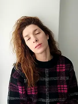 Snapshot of YourSuperModel chatting on November 2025 06:27:01 AM YourSuperModel online show from November 2025 06:27:01 AM