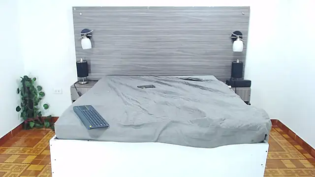 Snapshot of Loony_Zion chatting on March 2025 04:43:02 PM Loony Zion online show from March 2025 04:43:02 PM