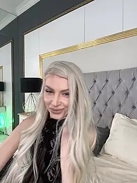 Snapshot of KiaHarper chatting on February 2025 01:34:01 AM KiaHarper online show from February 2025 01:34:01 AM