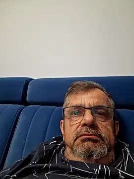 axecoman60 online show from February 2025 06:05:02 PM