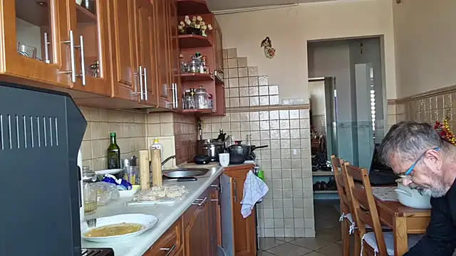 axecoman60 online show from March 2025 01:07:01 PM