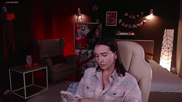 Bellla Haddid online show from October 2025 01:05:02 AM