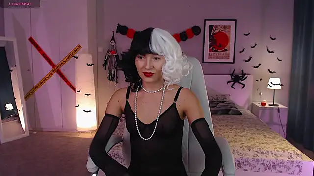 Bellla Haddid online show from November 2025 01:18:02 AM