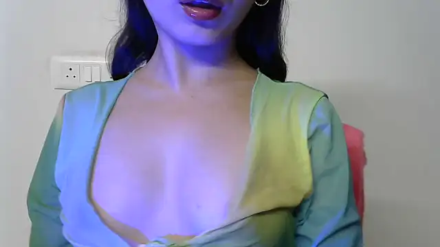 amrita2210 online show from October 2025 05:44:02 PM