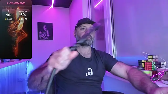 MAGABEAR077 online show from October 2025 01:32:02 PM