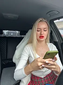 Snapshot of Devill_Angel_ chatting on May 2026 10:33:02 AM Devill Angel online show from May 2026 10:33:02 AM