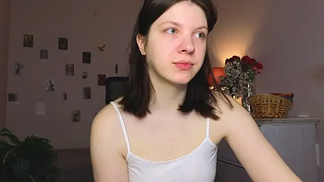 Snapshot of Baby_Evalena chatting on April 2026 06:17:01 AM Baby Evalena online show from April 2026 06:17:01 AM