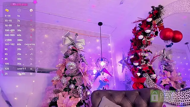 Snapshot of EmilyLeah_ chatting on December 2024 08:14:02 PM EmilyLeah online show from December 2024 08:14:02 PM