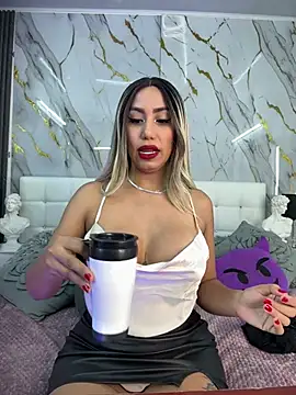 Snapshot of EmilyLeah_ chatting on March 2025 02:23:02 PM EmilyLeah online show from March 2025 02:23:02 PM