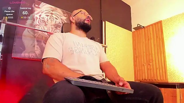 Luke  09 online show from November 2025 11:14:01 AM