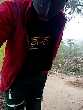 Snapshot of Fucker_boy_1 chatting on January 2025 01:48:02 AM Fucker boy 1 online show from January 2025 01:48:02 AM