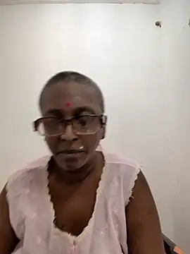 Snapshot of mamakarma1403 chatting on June 2026 04:34:02 AM mamakarma1403 online show from June 2026 04:34:02 AM