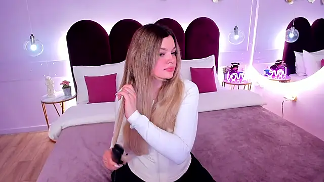 ZaraBloom online show from March 2026 03:19:02 PM