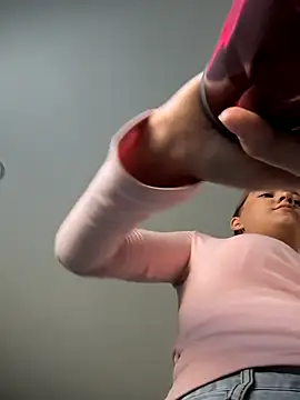 AliceBrayan online show from October 2025 05:05:01 AM