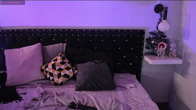 Ghosty Doll online show from December 2025 01:16:01 PM