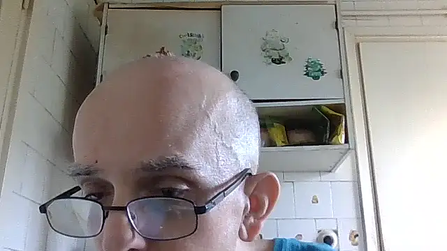 Snapshot of mariusica1@xh chatting on June 2026 04:13:02 PM mariusica1xh online show from June 2026 04:13:02 PM
