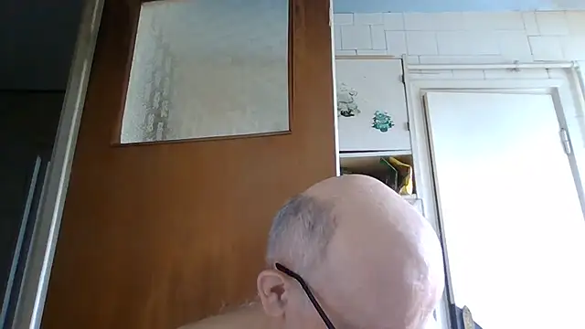 Snapshot of mariusica1@xh chatting on July 2026 09:37:02 AM mariusica1xh online show from July 2026 09:37:02 AM
