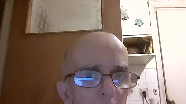 Snapshot of mariusica1@xh chatting on July 2026 10:34:02 PM mariusica1xh online show from July 2026 10:34:02 PM