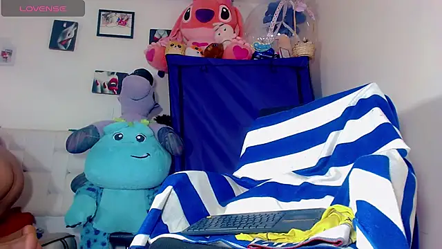 Snapshot of nicol_gill_ chatting on January 2025 11:17:01 AM nicol gill online show from January 2025 11:17:01 AM