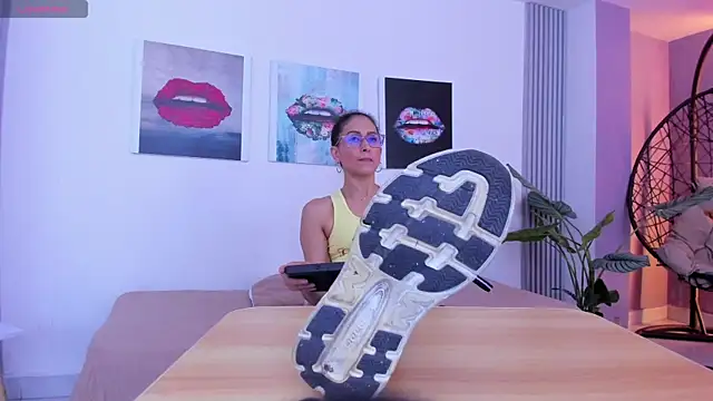 Angela donnato online show from November 2025 03:28:01 AM