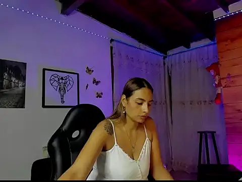 Snapshot of mykaelahoney chatting on February 2026 02:06:02 AM mykaelahoney online show from February 2026 02:06:02 AM