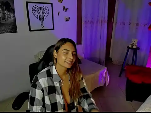 Snapshot of mykaelahoney chatting on February 2026 05:05:02 AM mykaelahoney online show from February 2026 05:05:02 AM