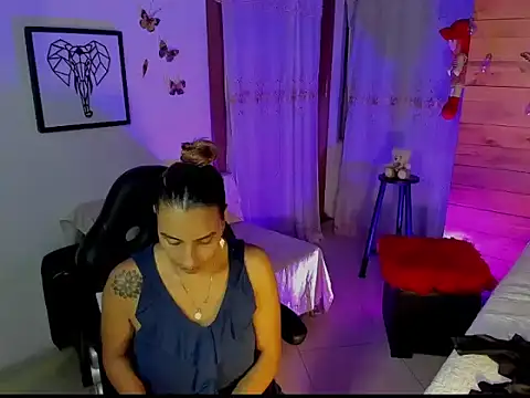 Snapshot of mykaelahoney chatting on February 2026 02:55:02 AM mykaelahoney online show from February 2026 02:55:02 AM
