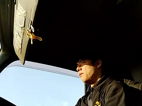 whitebriefboy online show from March 2026 10:03:02 PM