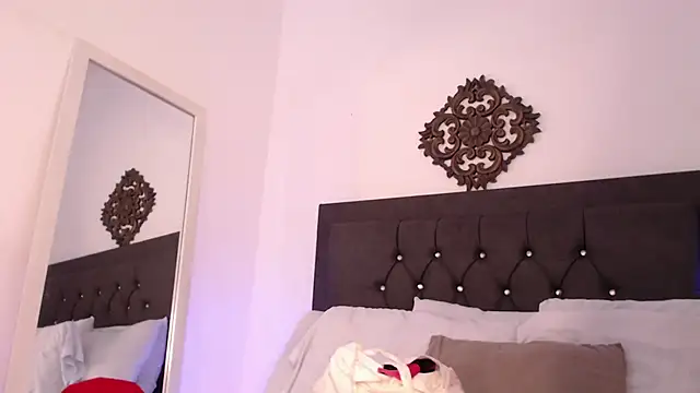 ebony hot1 online show from February 2025 01:44:01 PM