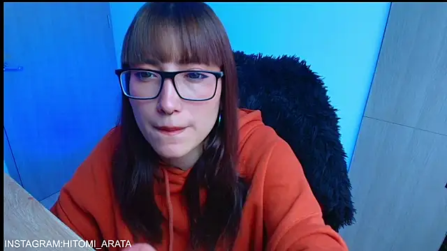 Snapshot of hitomi_arata chatting on May 2026 06:35:01 PM hitomi arata online show from May 2026 06:35:01 PM