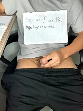 Snapshot of YouMikolins chatting on September 2025 11:08:01 PM YouMikolins online show from September 2025 11:08:01 PM