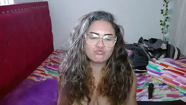 helenca43 online show from February 2026 10:19:02 PM