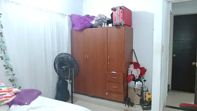 helenca43 online show from February 2026 10:16:01 AM