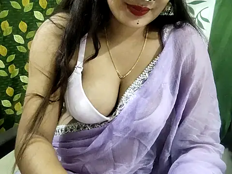 Snapshot of Aarvi_Arora chatting on February 2025 11:44:02 AM Aarvi Arora online show from February 2025 11:44:02 AM