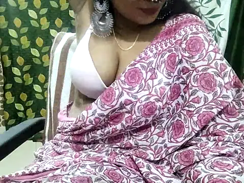 Snapshot of Aarvi_Arora chatting on March 2025 01:30:01 PM Aarvi Arora online show from March 2025 01:30:01 PM